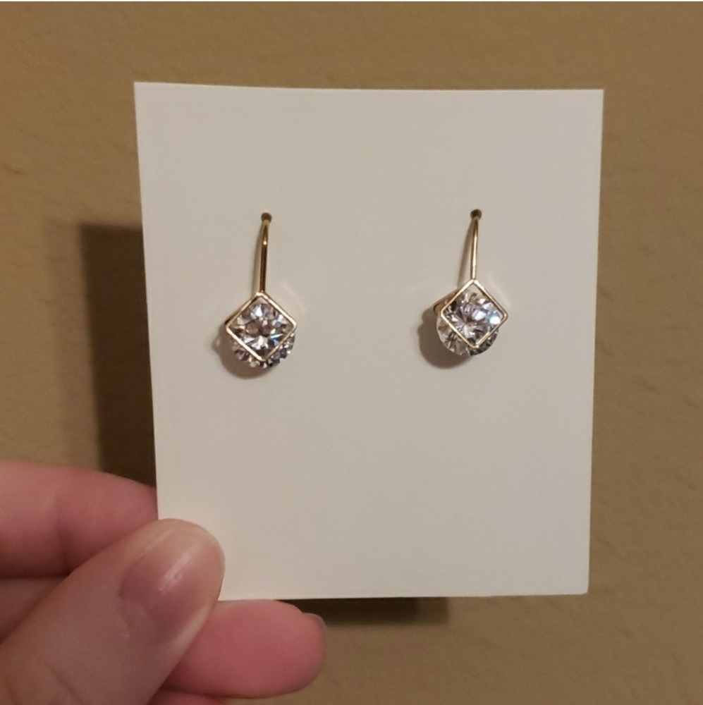 58. Gold dangle earrings - Picture 3 of 5